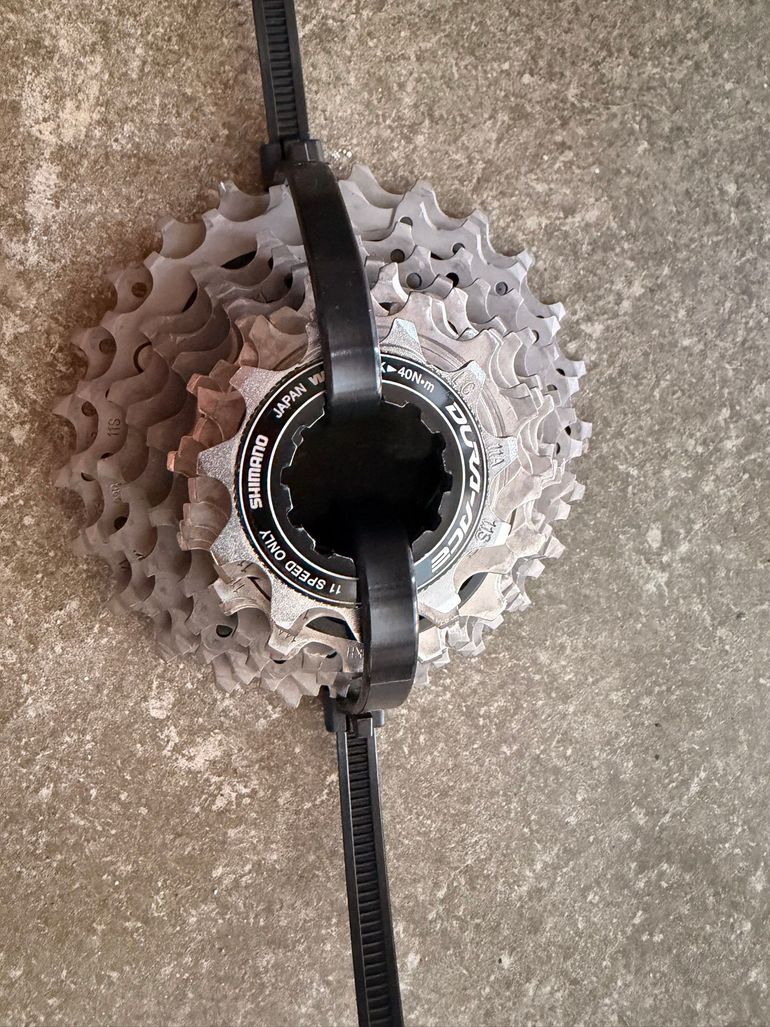 Used Shimano Dura Ace 11 Speed Kassette 11-25 bike — image 2 of 5