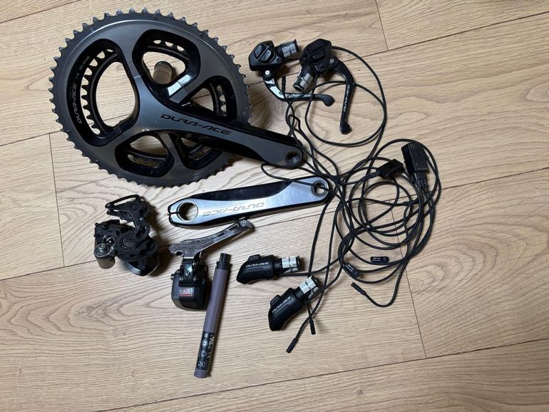 Used Shimano Dura-Ace Di2 9070 Time Trial Groupset bike — image 1 of 24