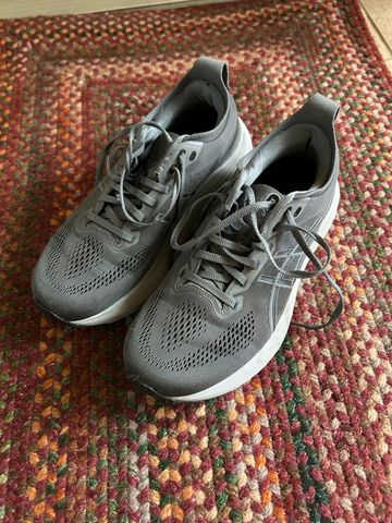 Used Asics Gel-Kayano 33 2025 Running Shoes