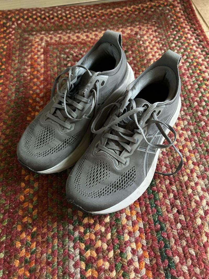 Used Asics Gel-Kayano 33 2025 Running Shoes