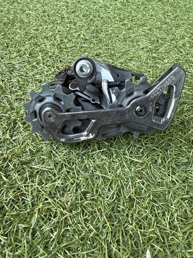Used Sram Red Etap Axs D1 12V 2025 bike — image 4 of 8