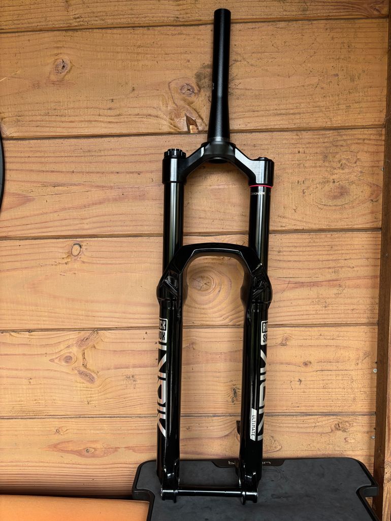 Used RockShox Lyrik Ultimate 160mm 2024 bike — image 1 of 6