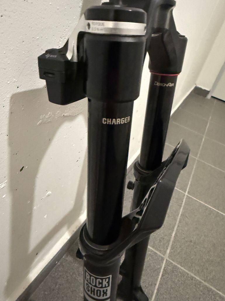 Used RockShox Pike Ultimate Flight Attendant 140mm 2025 bike — image 4 of 6