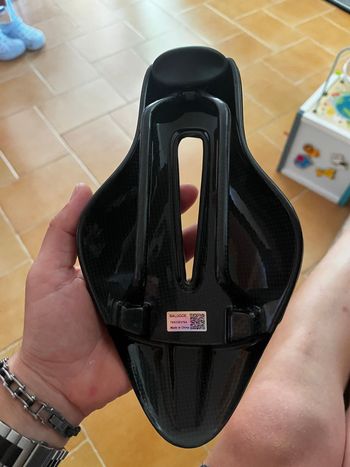 Used BALUGOE TT Carbon saddle 165gr 2025 bike — image 2 of 2