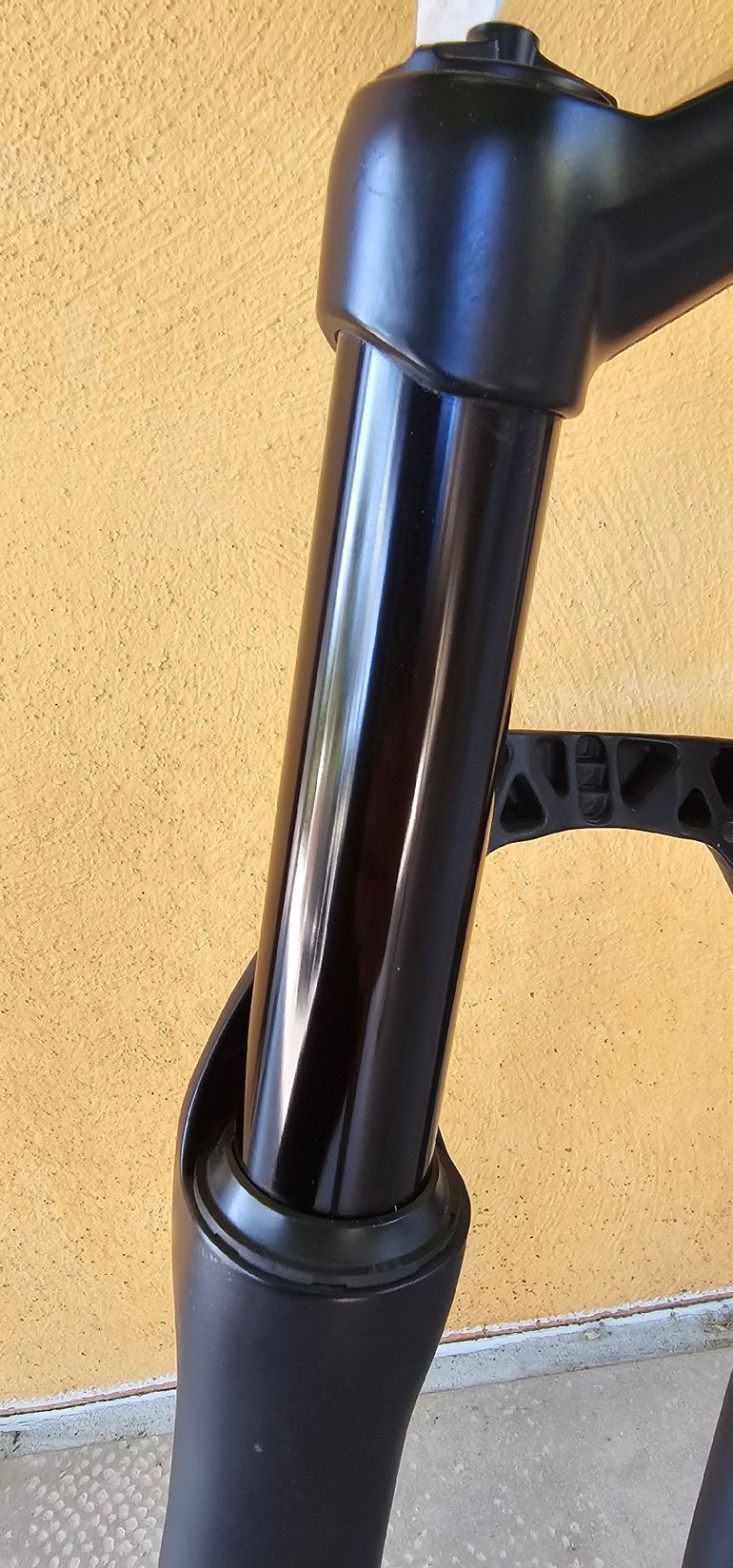 Used Dt Swiss F 232 ONE Fork 110mm Travel 44mm Offset Remote 2025 bike — image 10 of 13