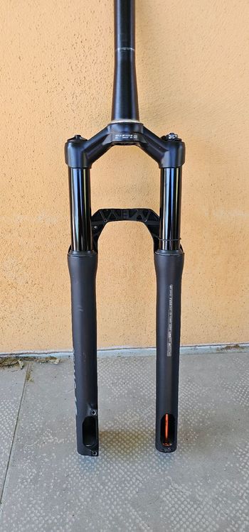 Used Dt Swiss F 232 ONE Fork 110mm Travel 44mm Offset Remote 2025 bike — image 7 of 13