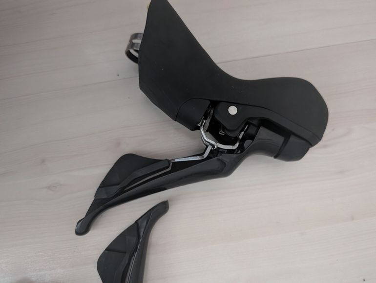 Used Shimano 105 STI Schalthebel / Bremshebel Set ST-R7000 2x11-speed bike — image 4 of 6