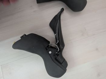 Used Shimano 105 STI Schalthebel / Bremshebel Set ST-R7000 2x11-speed bike — image 3 of 6