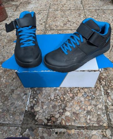 Used Giant Shuttle MTB Cycling Shoes