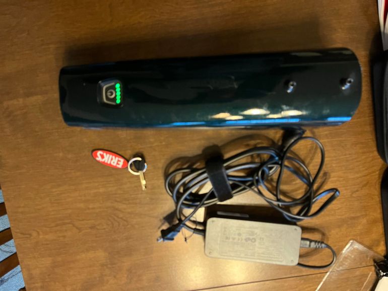 Used Specialized Como 3.0 ML Green Lithium Battery 2022 bike — image 1 of 5