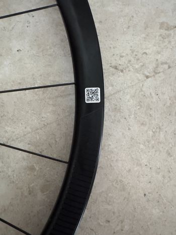 Used Giant SLR 1 36mm Carbon Road Wheel 700c bike — image 5 of 7