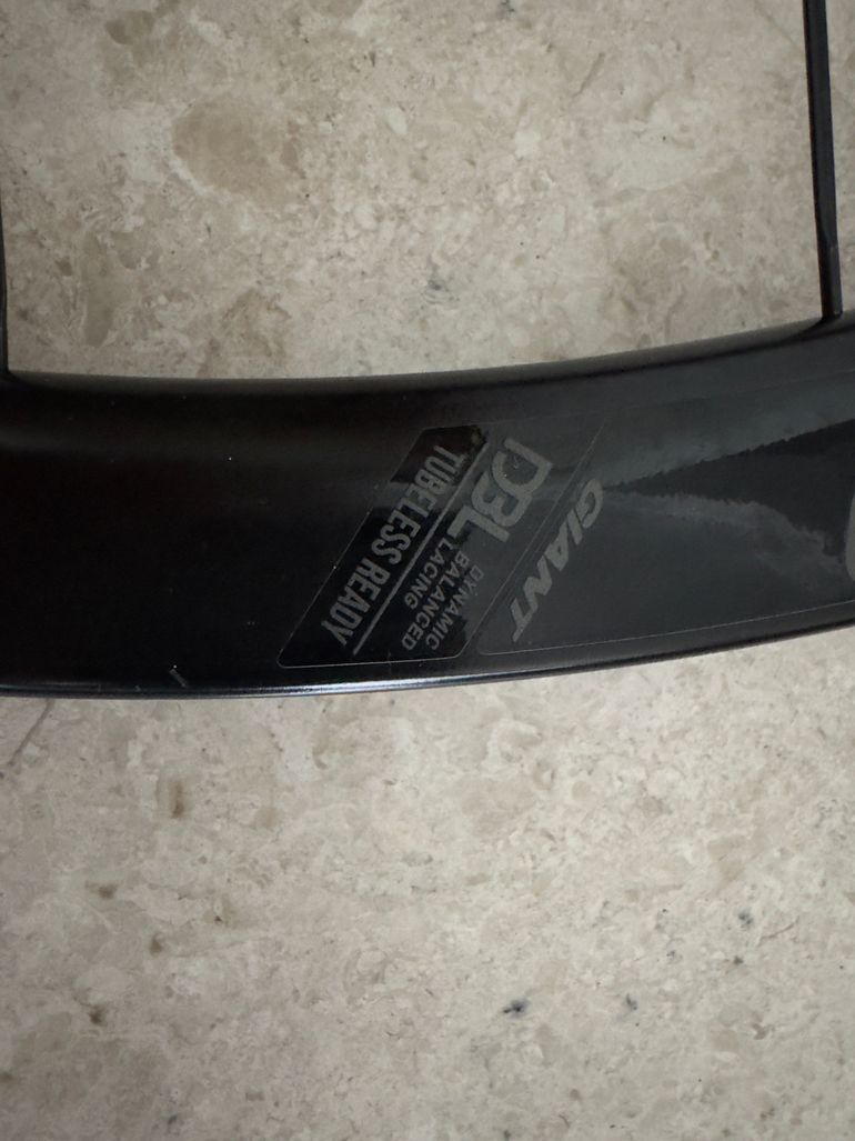 Used Giant SLR 1 36mm Carbon Road Wheel 700c bike — image 4 of 7