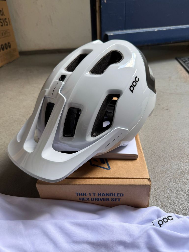 Used POC Axion MIPS Helmet MTB Trail Size L 2025 bike — image 3 of 6