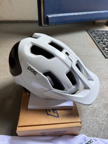 Used POC Axion MIPS Helmet MTB Trail Size L 2025 bike — image 2 of 6