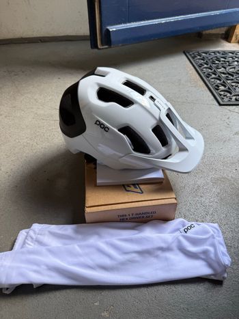 Used POC Axion MIPS Helmet MTB Trail Size L 2025 bike