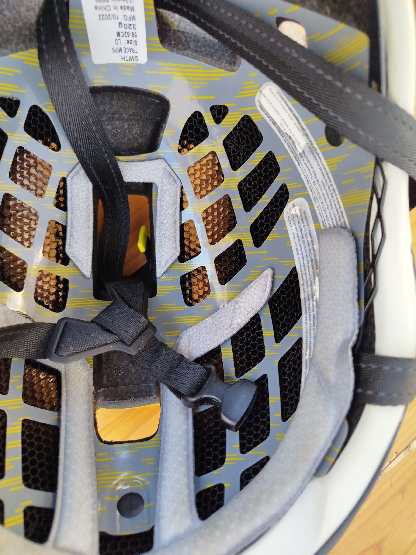 smith bicycle helmets Forefront 2 MIPS MTB Helmet Mountain Bike Helmet by separating the outer shell from the inner Smith SMITH ENGAGE MIPS