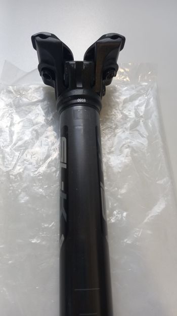 Used Fsa SLK carbon 27.2x400 bike — image 4 of 12