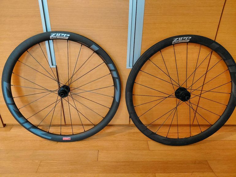 Used Zipp 303 Firecrest 2022 bike — image 1 of 3