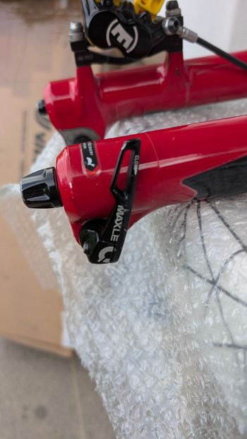 Used RockShox LYRIC ULTIMATE RC2 2019 bike — image 9 of 9