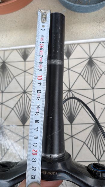 Used RockShox LYRIC ULTIMATE RC2 2019 bike — image 3 of 9