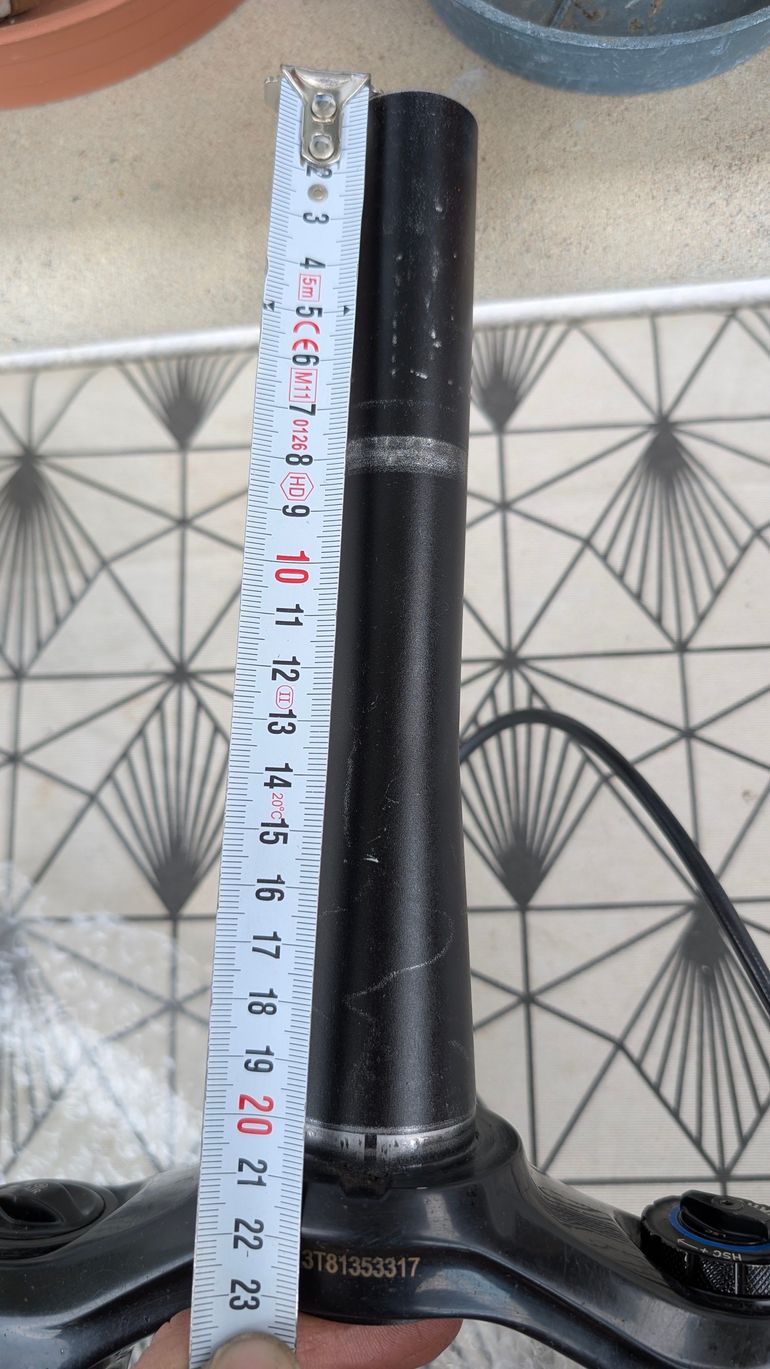 Used RockShox LYRIC ULTIMATE RC2 2019 bike — image 3 of 9