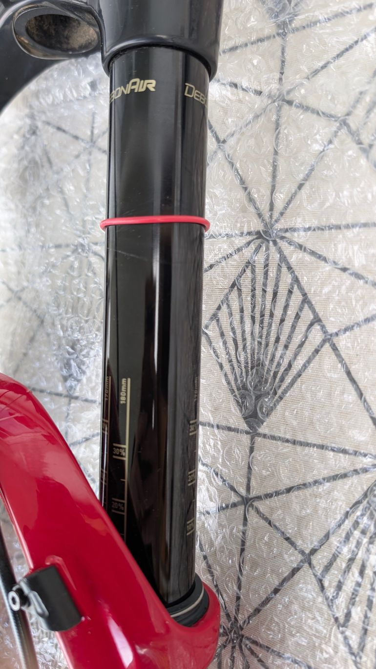 Used RockShox LYRIC ULTIMATE RC2 2019 bike — image 4 of 9