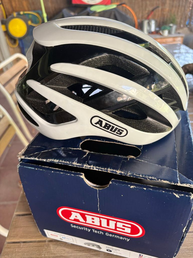 Used ABUS Airbreaker Helmet L 2022 bike — image 3 of 6