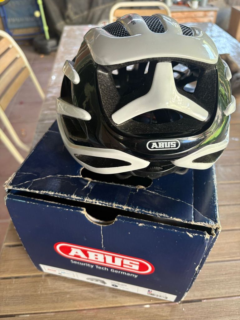 Used ABUS Airbreaker Helmet L 2022 bike — image 4 of 6