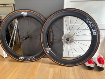 Used Dt Swiss ARC 1400 62 mm Carbon Laufradsatz inkl. 10-34 Shimano Ultegra Kassette bike