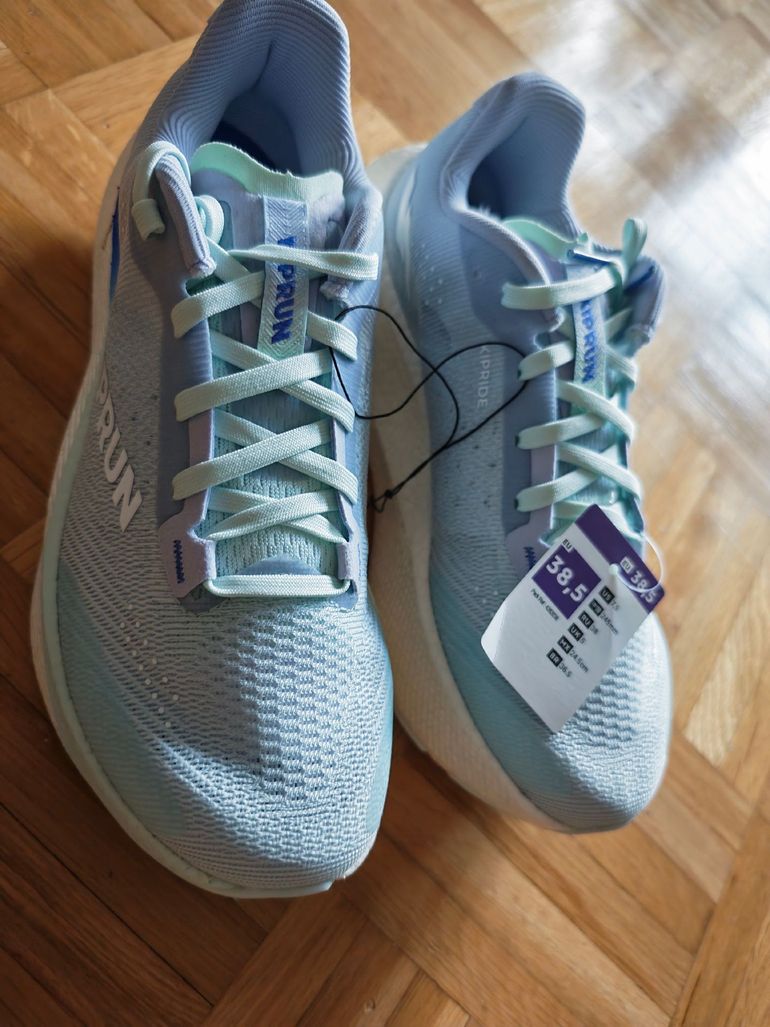 Used KIPRUN Kipride Running Shoes bike — image 1 of 3