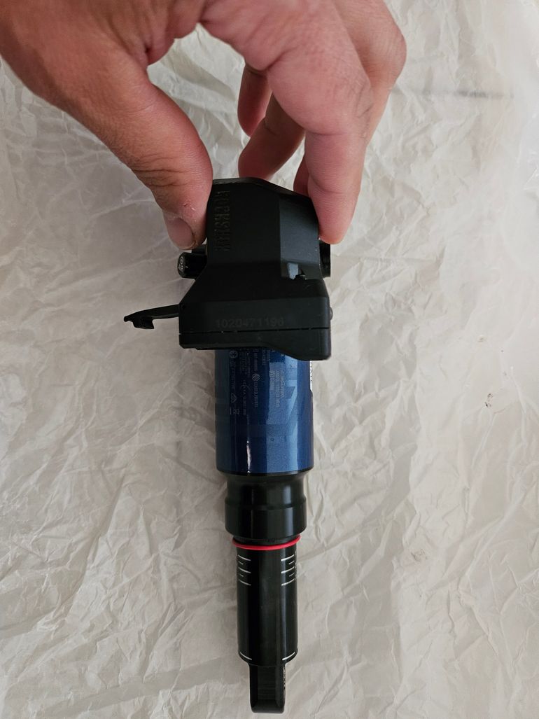Used Rock Shox ROCKSHOX Dämpfer SIDLuxe Ultimate Flight Attendant Trunnion Mount 165x45 mm | Mondraker F-Podium 2023+ bike — image 3 of 7
