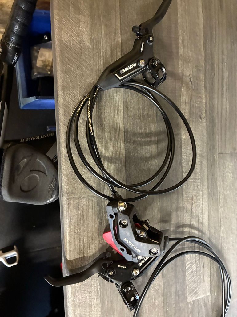 Used Sram Motive Bronze 2026 bike — image 3 of 4