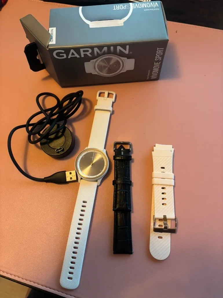 Used Garmin vívomove Sport bike — image 1 of 3