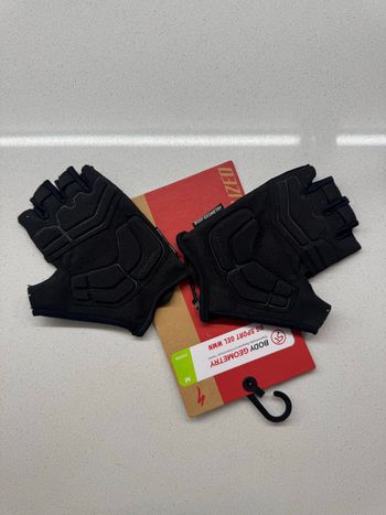 Used Specialized Women BG Sport Gel Gloves bike — image 2 of 6