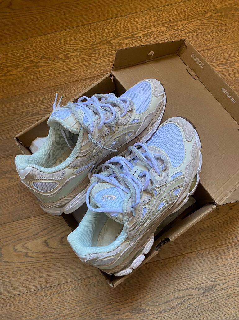 Used Asics Gel-NYC White/Feather Grey bike — image 5 of 7