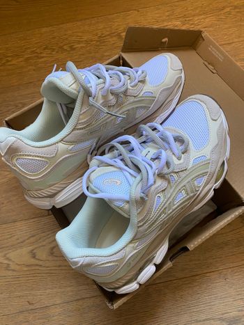 Used Asics Gel-NYC White/Feather Grey bike