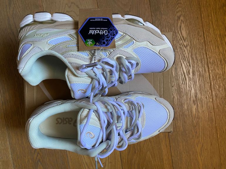 Used Asics Gel-NYC White/Feather Grey bike — image 4 of 7