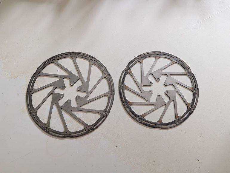 Used Sram Guide RE 4-piston brakes + 220mm & 200mm Rotors Complete Set 2023 bike — image 3 of 4