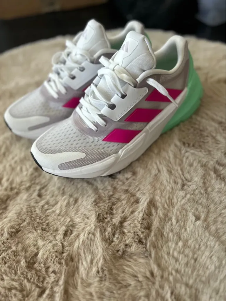 Used Adidas Chaussures pour courir bike — image 1 of 7