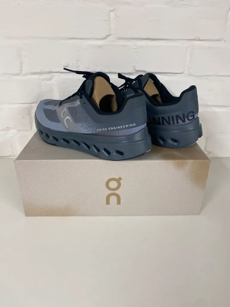 Used On Running On Cloud Laufschuhe Größe 42,5 bike — image 3 of 6
