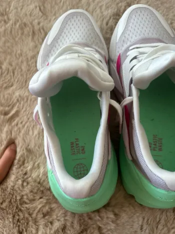 Used Adidas Chaussures pour courir bike — image 3 of 7