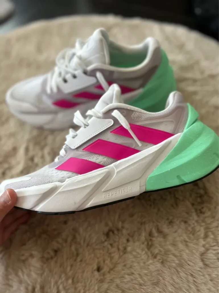 Used Adidas Chaussures pour courir bike — image 2 of 7