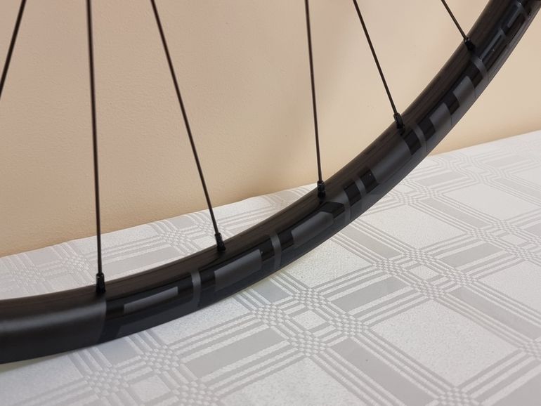 Used Stans Notubes Podium Carbon SRD 29" 15x110 and 12x148 Boost Shimano HG bike — image 5 of 9