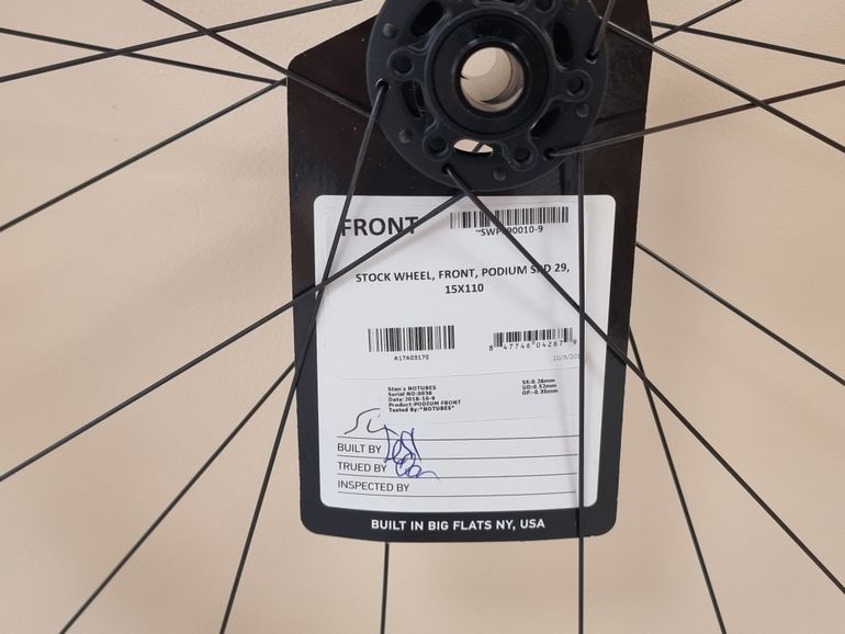 Used Stans Notubes Podium Carbon SRD 29" 15x110 and 12x148 Boost Shimano HG bike — image 7 of 9