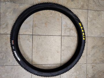 Brugt Maxxis Ardent Tires 2024 bike — billede 1 af 3
