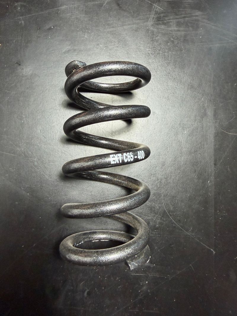 Ext C65-38.5ID-400LB Coil Spring 2025 Rear Suspension usato