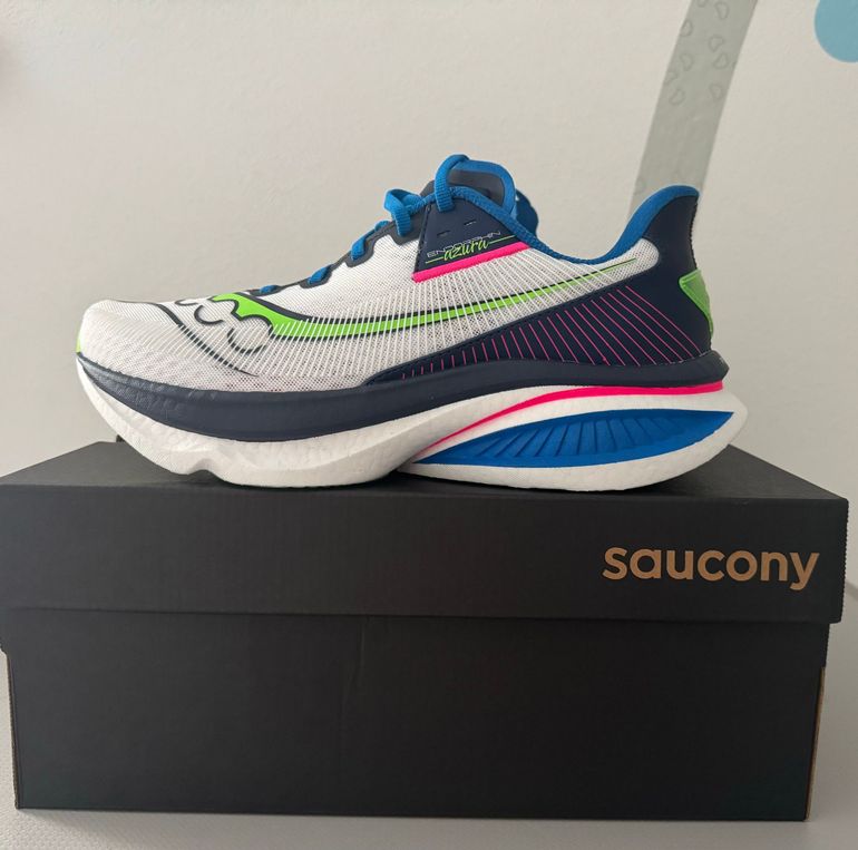 Used Saucony Endorphin Azura 2026 bike — image 1 of 6
