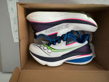 Used Saucony Endorphin Azura 2026 bike — image 2 of 6