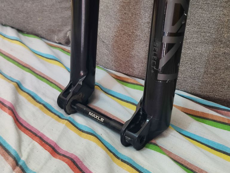 Used RockShox Lyrik Select+ 150 mm Charger 3 RC2 2024 bike — image 3 of 12