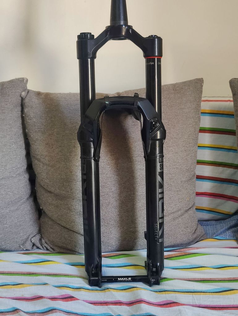 Used RockShox Lyrik Select+ 150 mm Charger 3 RC2 2024 bike — image 1 of 12